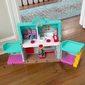 Fisher-Price Teal and Pink Playhouse Set